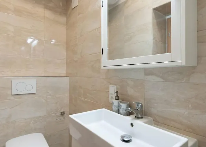 Beautiful Cozy Gem Near Old Town Praga