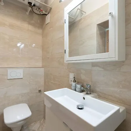 Beautiful Cozy Gem Near Old Town Praga
